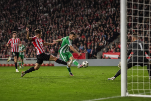 Victoria del Elche ante Rayo Vallecano en Vallecas durante la jornada 10 de LaLiga EA Sports 2026